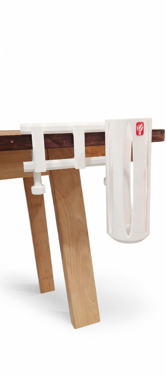 Horizontal Rack Hub clamped to a wooden table with shuttle holder